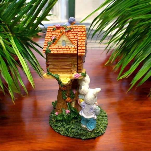 VINTAGE Easter Bunny & Birdhouse Figurine - Hinged Secret Compartment - Picture 5 of 11